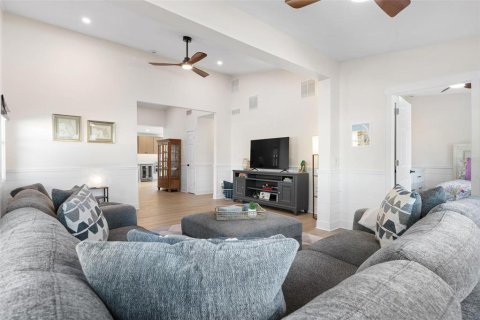 House in Holmes Beach, Florida 3 bedrooms, 153.85 sq.m. № 2092303 - photo 20