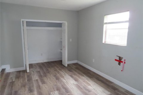 Casa en venta en Brandon, Florida, 4 dormitorios, 156.73 m2 № 2219697 - foto 9
