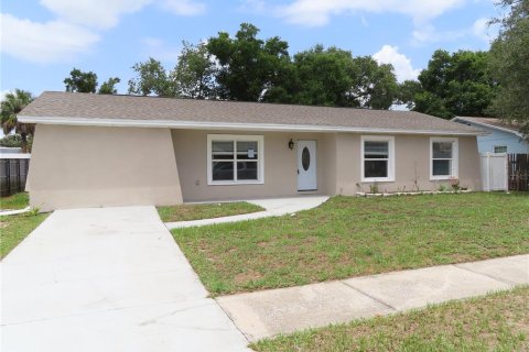 Casa en Brandon, Florida 4 dormitorios, 156.73 m2 № 2219697