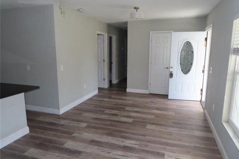 Casa en venta en Brandon, Florida, 4 dormitorios, 156.73 m2 № 2219697 - foto 3