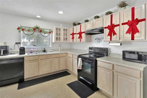 House in Clermont, Florida 3 bedrooms, 222.59 sq.m. № 2131357 - photo 13