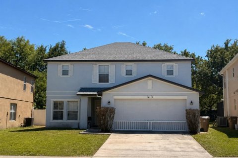 House in Clermont, Florida 3 bedrooms, 222.59 sq.m. № 2131357