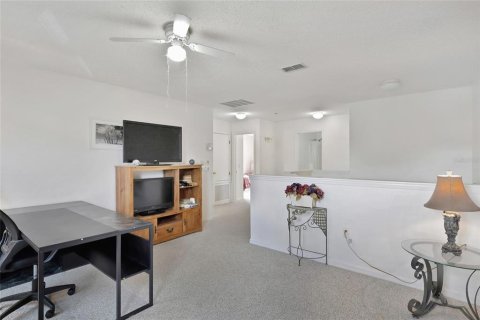 House in Clermont, Florida 3 bedrooms, 222.59 sq.m. № 2131357 - photo 16