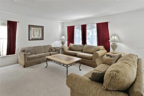 House in Clermont, Florida 3 bedrooms, 222.59 sq.m. № 2131357 - photo 8