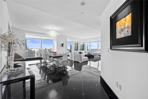 Condo in Miami, Florida, 3 bedrooms  № 1811323 - photo 7