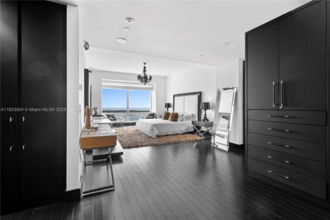 Condo in Miami, Florida, 3 bedrooms  № 1811323 - photo 17