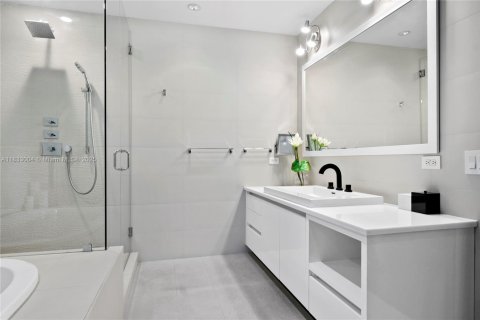 Condo in Miami, Florida, 3 bedrooms  № 1811323 - photo 29