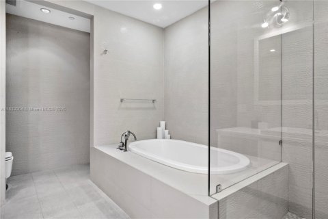 Condo in Miami, Florida, 3 bedrooms  № 1811323 - photo 30