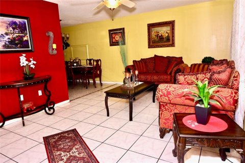 Casa en venta en Kissimmee, Florida, 4 dormitorios, 153.29 m2 № 1916707 - foto 5