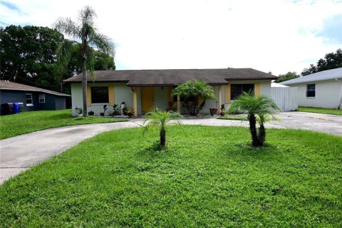 Casa en venta en Kissimmee, Florida, 4 dormitorios, 153.29 m2 № 1916707 - foto 2