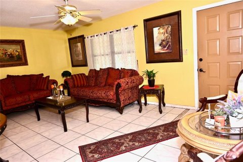 Casa en venta en Kissimmee, Florida, 4 dormitorios, 153.29 m2 № 1916707 - foto 6