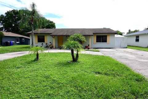 Casa en venta en Kissimmee, Florida, 4 dormitorios, 153.29 m2 № 1916707 - foto 1