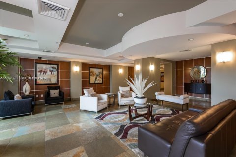 Condominio en venta en Hallandale Beach, Florida, 1 dormitorio, 85.47 m2 № 2045190 - foto 24