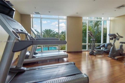 Condominio en venta en Hallandale Beach, Florida, 1 dormitorio, 85.47 m2 № 2045190 - foto 18