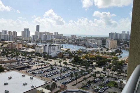 Condominio en venta en Hallandale Beach, Florida, 1 dormitorio, 85.47 m2 № 2045190 - foto 7