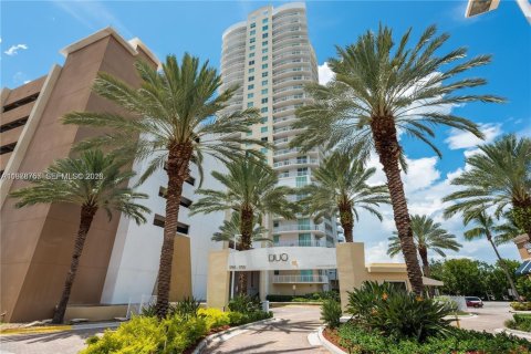 Condominio en venta en Hallandale Beach, Florida, 1 dormitorio, 85.47 m2 № 2045190 - foto 25