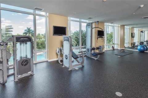 Condominio en venta en Hallandale Beach, Florida, 1 dormitorio, 85.47 m2 № 2045190 - foto 20