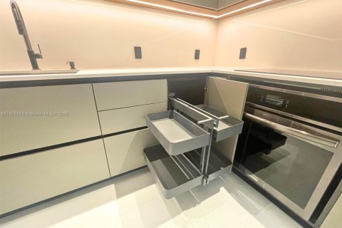 Купить кондоминиум в Санни-Айлс-Бич, Флорида 2 спальни, 126.07м2, № 1953945 - фото 7