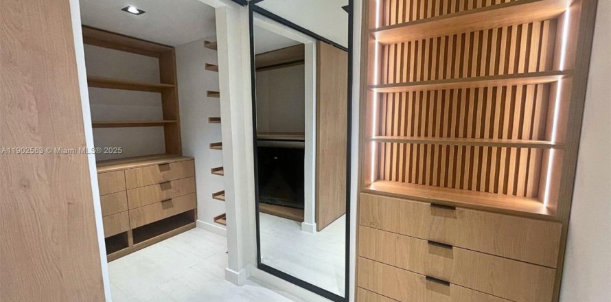 Кондоминиум с 2 спальнями в Санни-Айлс-Бич, Флорида № 1953945