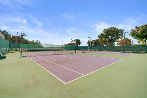 Condominio en venta en Sunny Isles Beach, Florida, 2 dormitorios, 126.07 m2 № 1953945 - foto 20