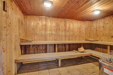 Condominio en venta en Sunny Isles Beach, Florida, 2 dormitorios, 126.07 m2 № 1953945 - foto 19