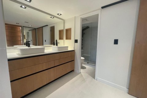 Купить кондоминиум в Санни-Айлс-Бич, Флорида 2 спальни, 126.07м2, № 1953945 - фото 13