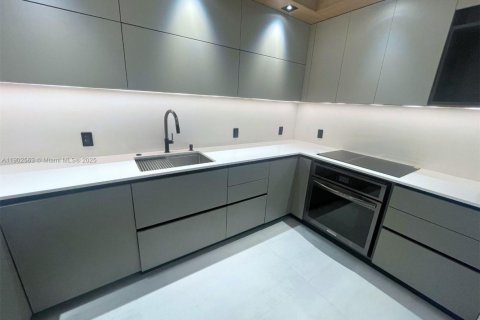 Купить кондоминиум в Санни-Айлс-Бич, Флорида 2 спальни, 126.07м2, № 1953945 - фото 6