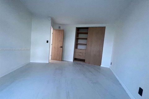 Купить кондоминиум в Санни-Айлс-Бич, Флорида 2 спальни, 126.07м2, № 1953945 - фото 10