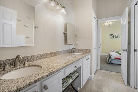 House in Vero Beach, Florida 4 bedrooms, 251.67 sq.m. № 1912653 - photo 28