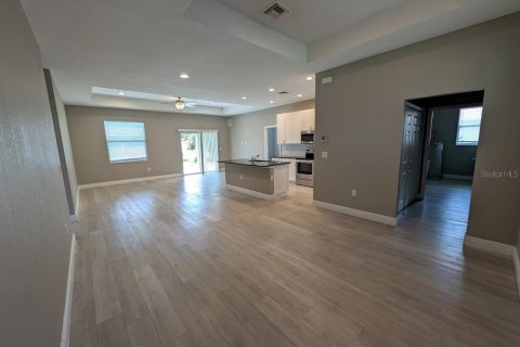 Villa ou maison à louer à North Port, Floride: 3 chambres, 140.84 m2 № 2320772 - photo 9
