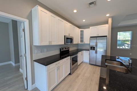 Villa ou maison à louer à North Port, Floride: 3 chambres, 140.84 m2 № 2320772 - photo 7