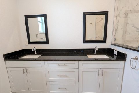 Villa ou maison à louer à North Port, Floride: 3 chambres, 140.84 m2 № 2320772 - photo 5