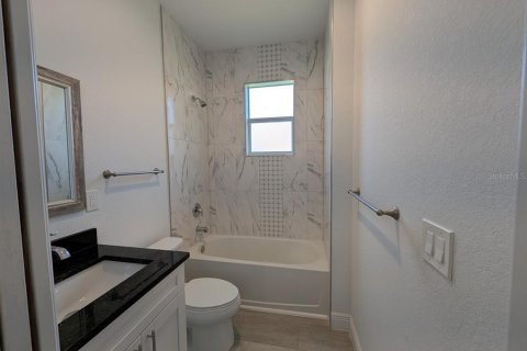 Villa ou maison à louer à North Port, Floride: 3 chambres, 140.84 m2 № 2320772 - photo 23