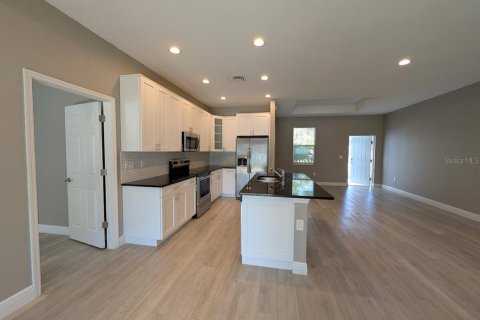 Villa ou maison à louer à North Port, Floride: 3 chambres, 140.84 m2 № 2320772 - photo 3