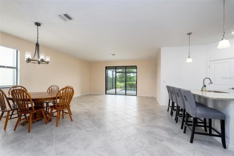 Casa en venta en Port Charlotte, Florida, 4 dormitorios, 188.31 m2 № 2401009 - foto 11