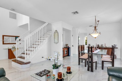 Купить виллу или дом в Уэстон, Флорида 5 спален, 285.3м2, № 1996418 - фото 10