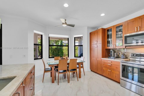 Купить виллу или дом в Уэстон, Флорида 5 спален, 285.3м2, № 1996418 - фото 18