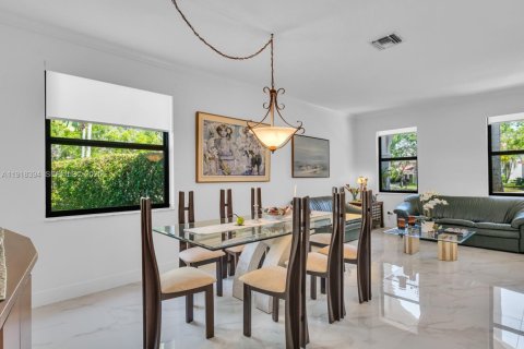 Купить виллу или дом в Уэстон, Флорида 5 спален, 285.3м2, № 1996418 - фото 12