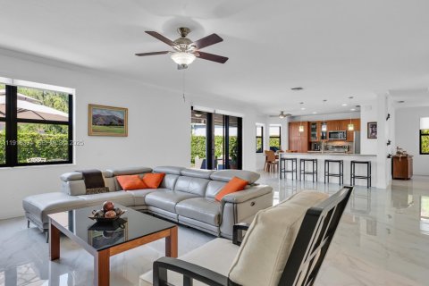 Купить виллу или дом в Уэстон, Флорида 5 спален, 285.3м2, № 1996418 - фото 24