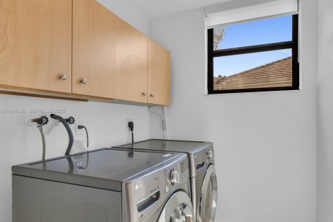 Купить виллу или дом в Уэстон, Флорида 5 спален, 285.3м2, № 1996418 - фото 26