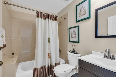 Купить виллу или дом в Уэстон, Флорида 5 спален, 285.3м2, № 1996418 - фото 25