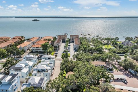 Townhouse in Dunedin, Florida 2 bedrooms, 116.13 sq.m. № 1798647 - photo 24