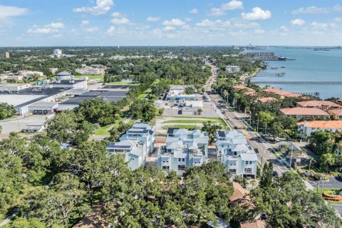 Townhouse in Dunedin, Florida 2 bedrooms, 116.13 sq.m. № 1798647 - photo 22