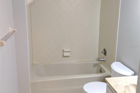 Townhouse in Dunedin, Florida 2 bedrooms, 116.13 sq.m. № 1798647 - photo 16
