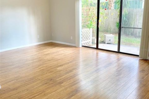 Townhouse in Dunedin, Florida 2 bedrooms, 116.13 sq.m. № 1798647 - photo 5