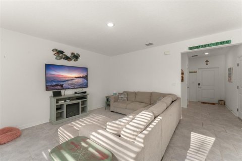 Casa en venta en Edgewater, Florida, 4 dormitorios, 178.19 m2 № 1767539 - foto 11