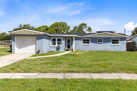 Villa ou maison à Merrit Island, Floride 5 chambres, 163.69 m2 № 2205443