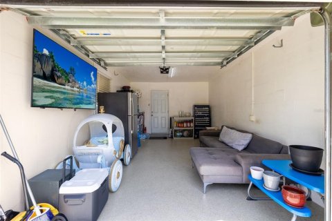 House in Merrit Island, Florida 5 bedrooms, 163.69 sq.m. № 2205443 - photo 28