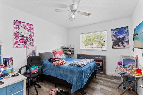House in Merrit Island, Florida 5 bedrooms, 163.69 sq.m. № 2205443 - photo 5