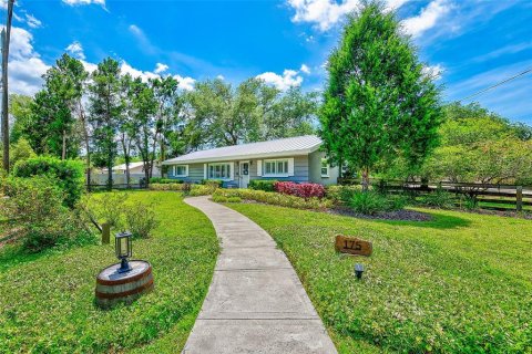House in Palm Harbor, Florida 3 bedrooms, 120.4 sq.m. № 2214015